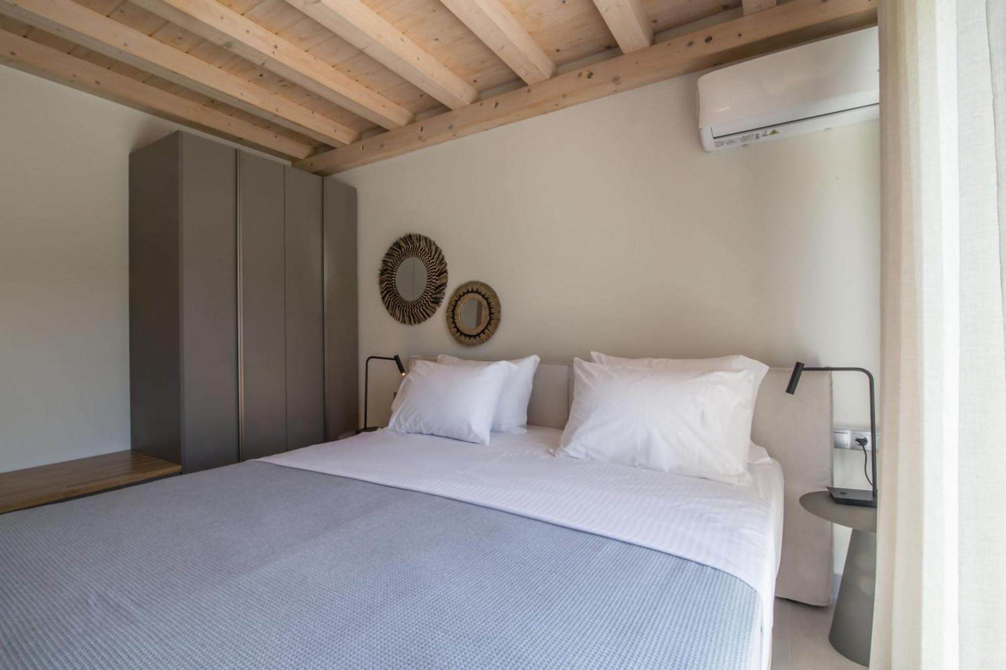 Blue Symphony Suites Apartments Nikiana Ngoại thất bức ảnh