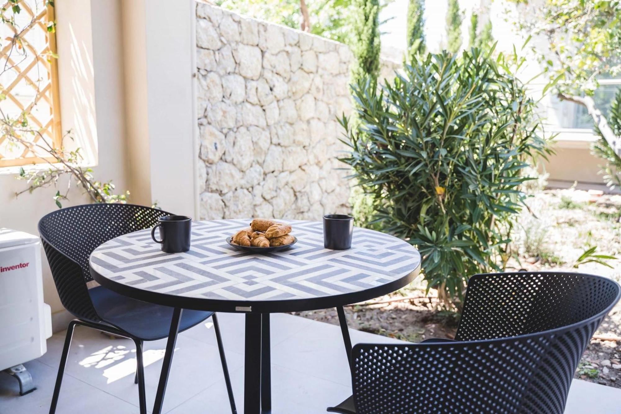 Blue Symphony Suites Apartments Nikiana Ngoại thất bức ảnh