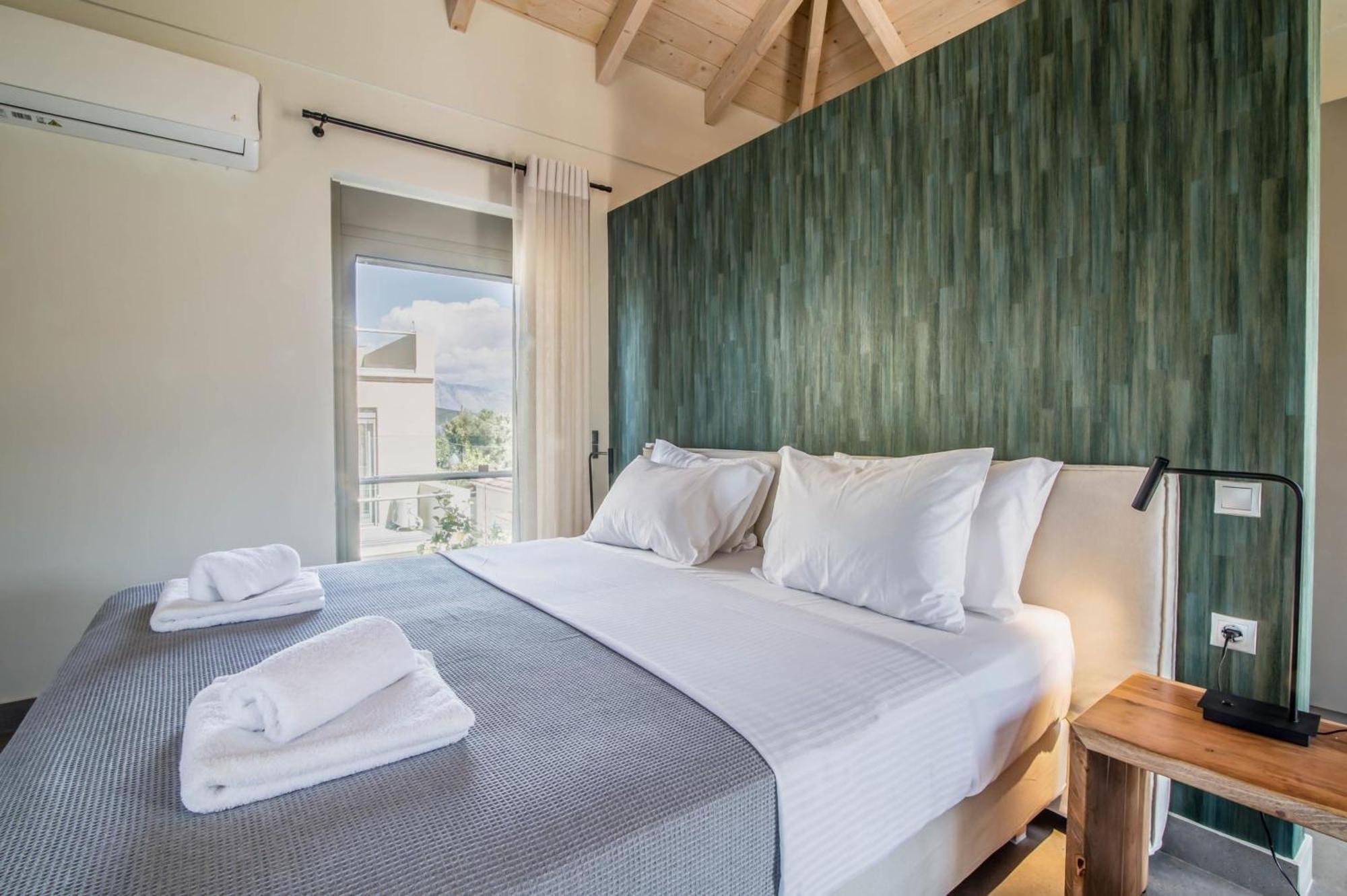 Blue Symphony Suites Apartments Nikiana Ngoại thất bức ảnh
