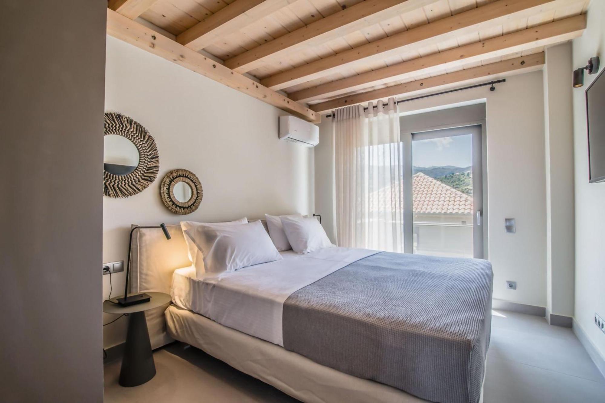Blue Symphony Suites Apartments Nikiana Ngoại thất bức ảnh