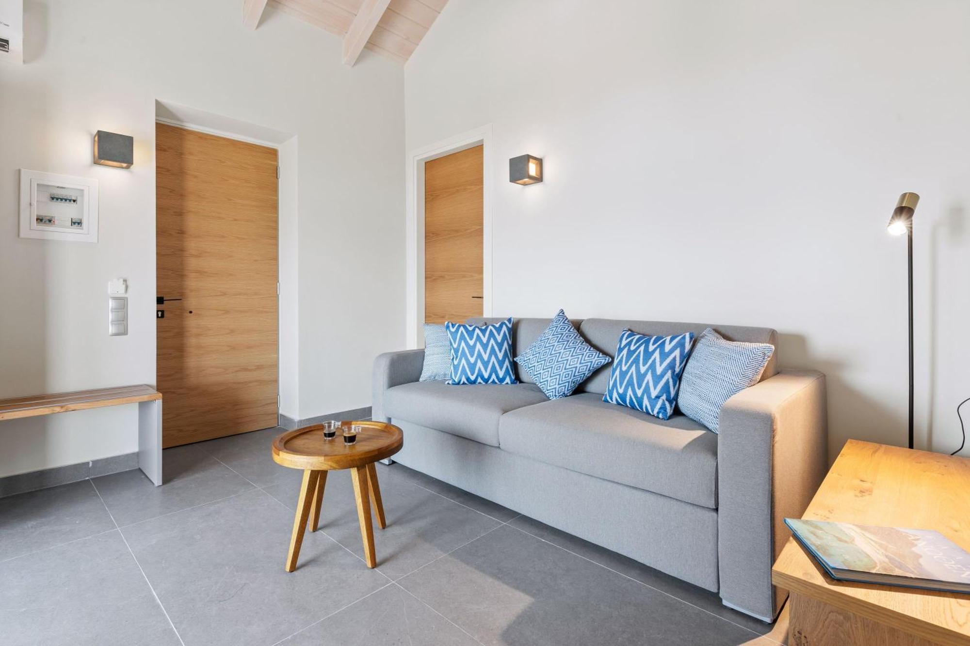 Blue Symphony Suites Apartments Nikiana Ngoại thất bức ảnh