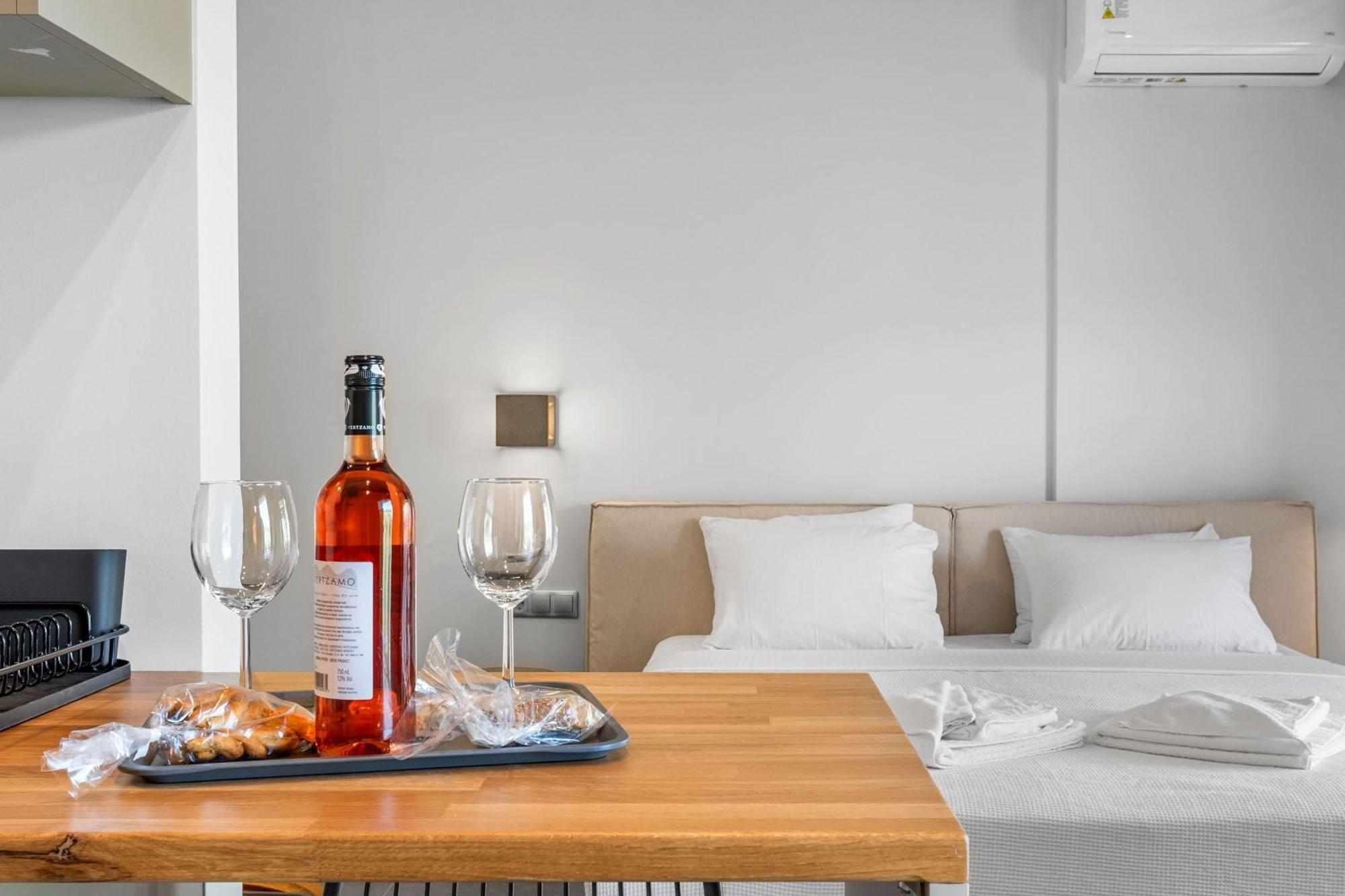 Blue Symphony Suites Apartments Nikiana Ngoại thất bức ảnh